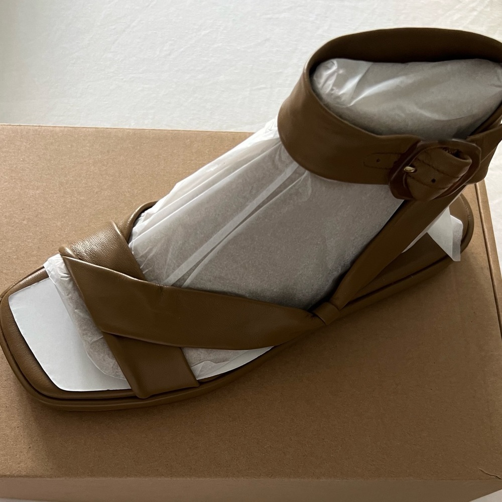 Vince Sandals